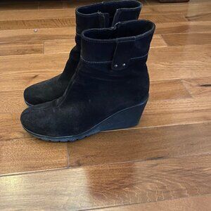 La Canadienne Suede Wedge Ankle Boot 7.5
